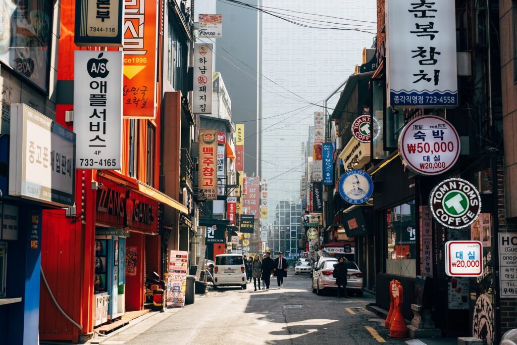 Thrifting in Korea: Best Vintage & Thrift Stores in Seoul